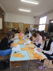 父母会活動（教具作り）を行いました